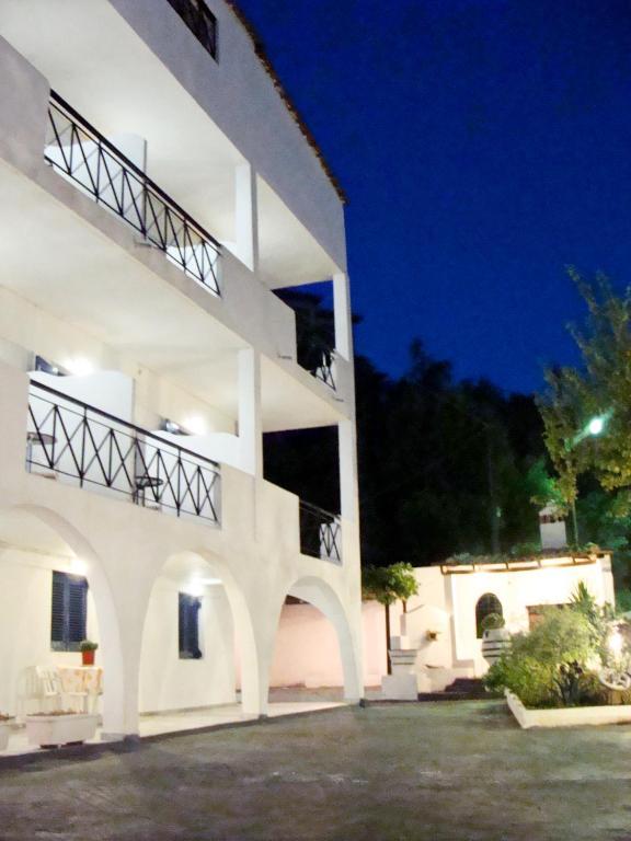 Villa Diamanti Kanapitsa  Exterior photo